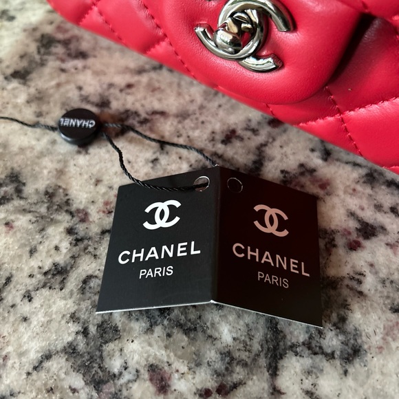 Red Quilted Flap Crossbody Bag – Classic & Timeless Style - Picture 16 of 16